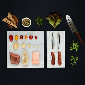 Imagine erou Transpunerea gustului la un nou nivel: o salată caesar prezentată pe ingrediente