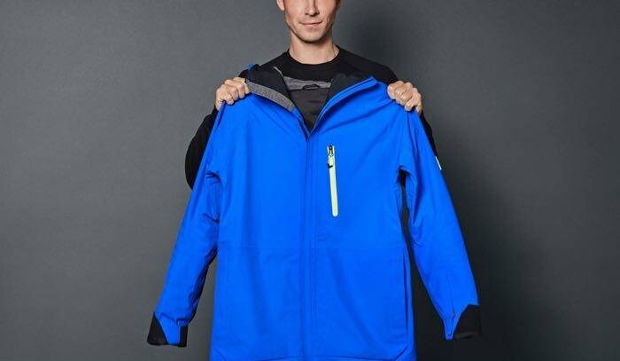 geaca albastra impermeabila