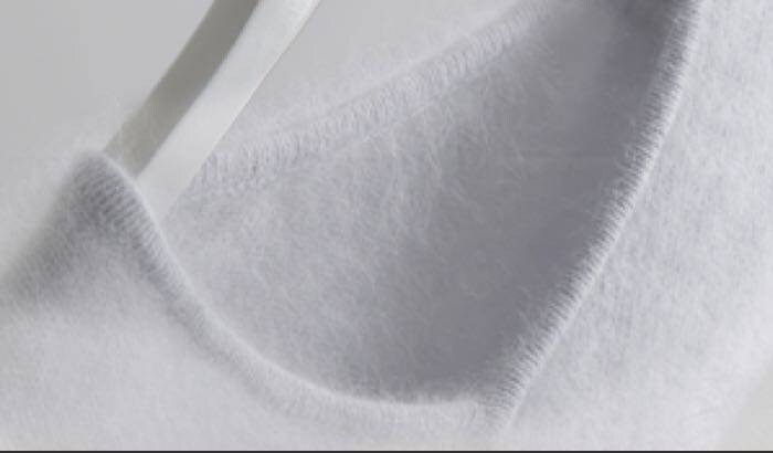 pulover alb din lana